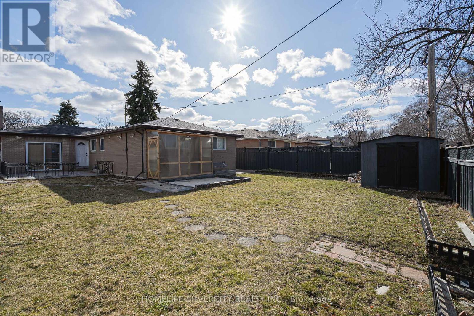 72 Brookland Drive, Brampton (Avondale), Ontario  L6T 2M5 - Photo 38 - W12380200