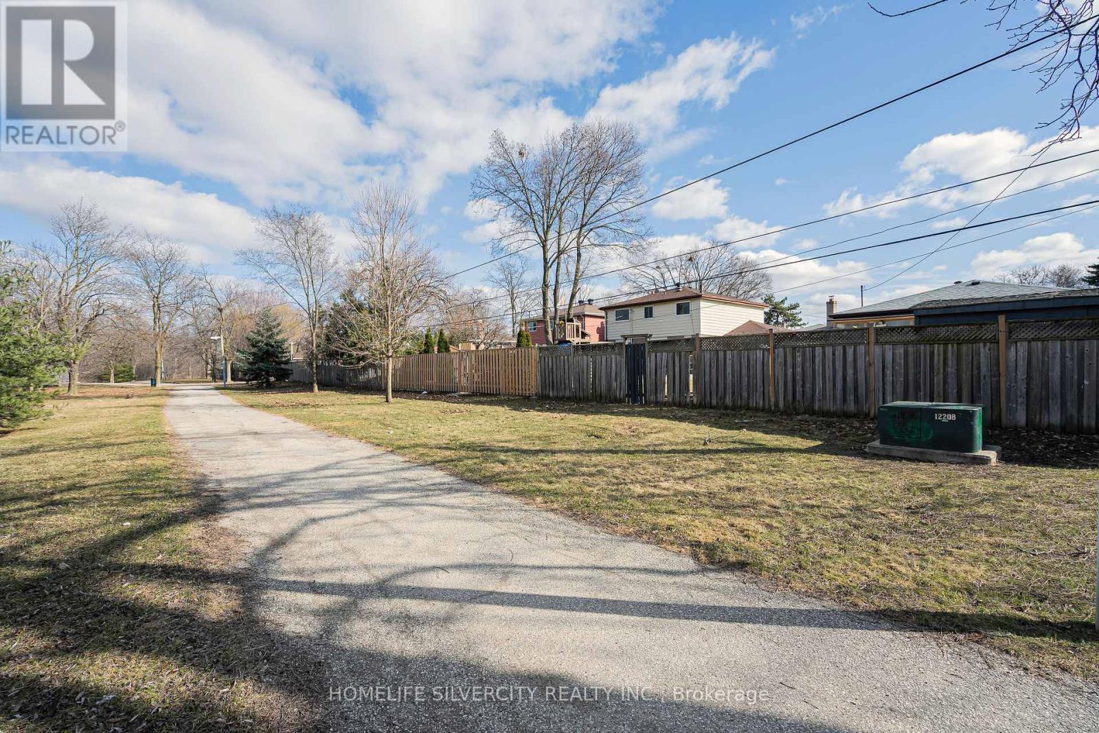 72 Brookland Drive, Brampton (Avondale), Ontario  L6T 2M5 - Photo 43 - W12380200