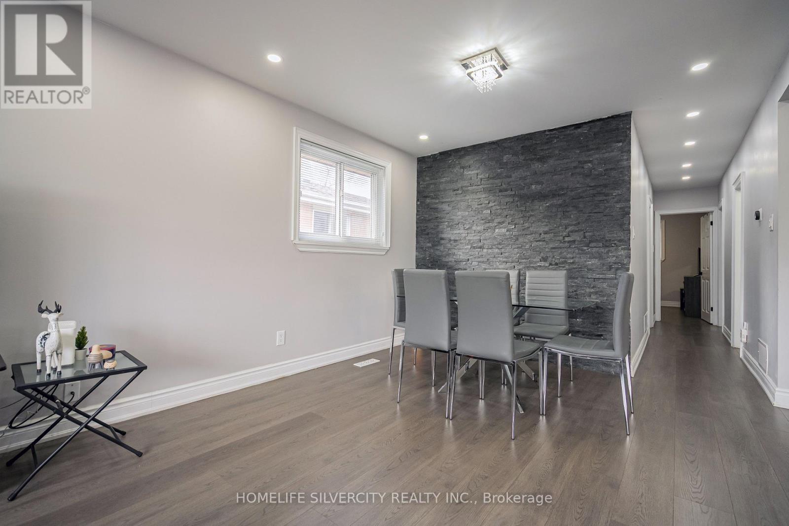 72 Brookland Drive, Brampton (Avondale), Ontario  L6T 2M5 - Photo 6 - W12380200