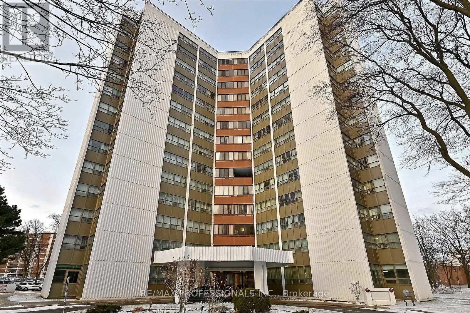 802 - 2323 CONFEDERATION PARKWAY, Mississauga, Ontario