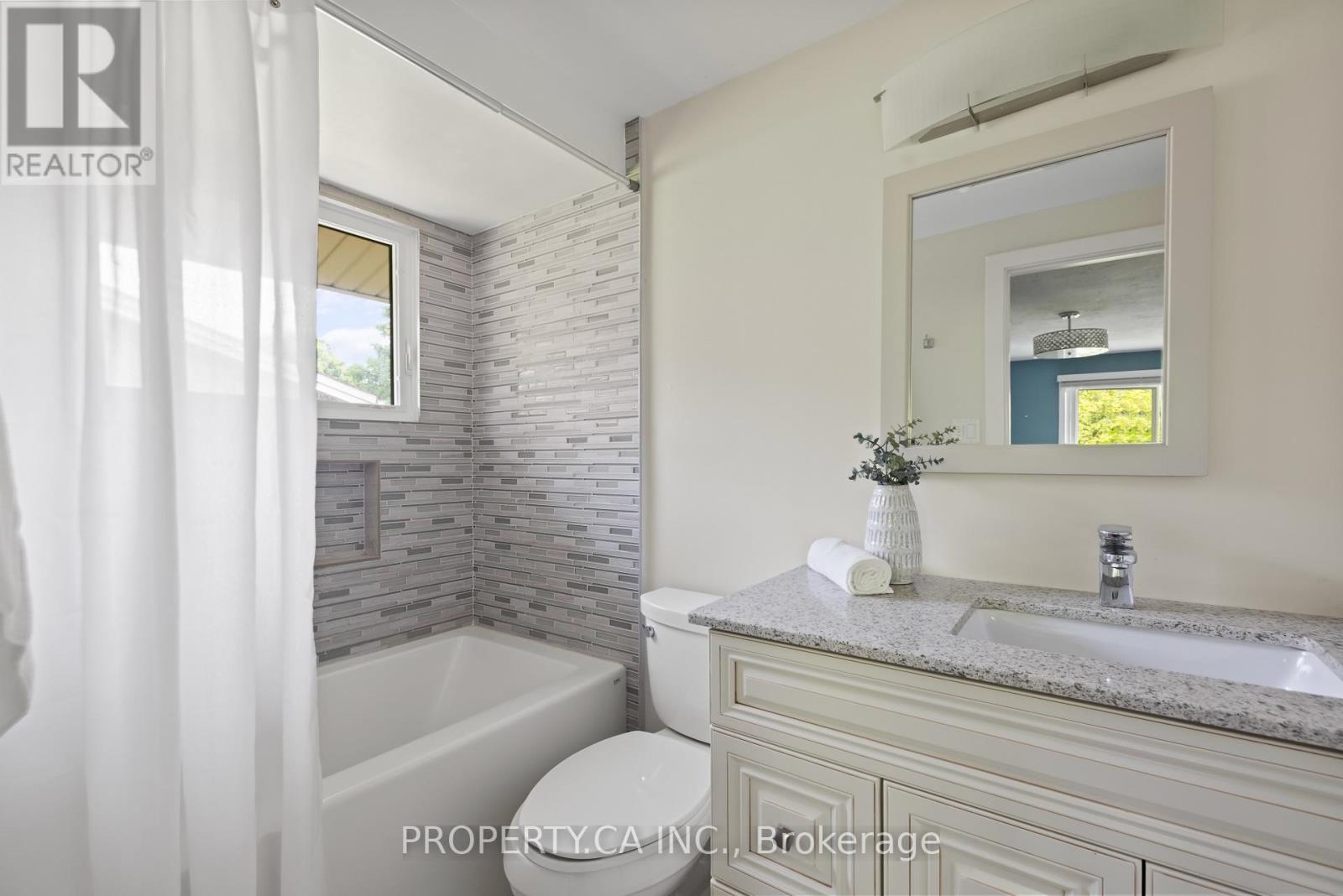 269 Beechfield Road, Oakville, Ontario  L6J 5H9 - Photo 15 - W12380262