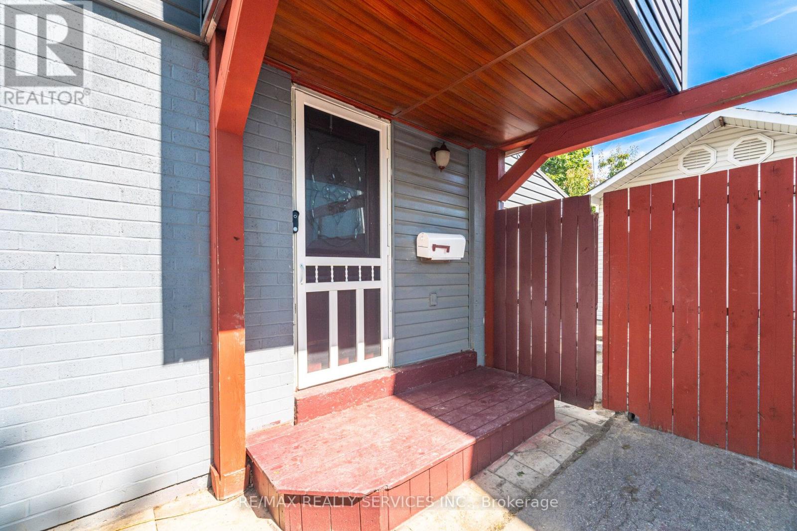 Property at 28 HOMELAND COURT image 5