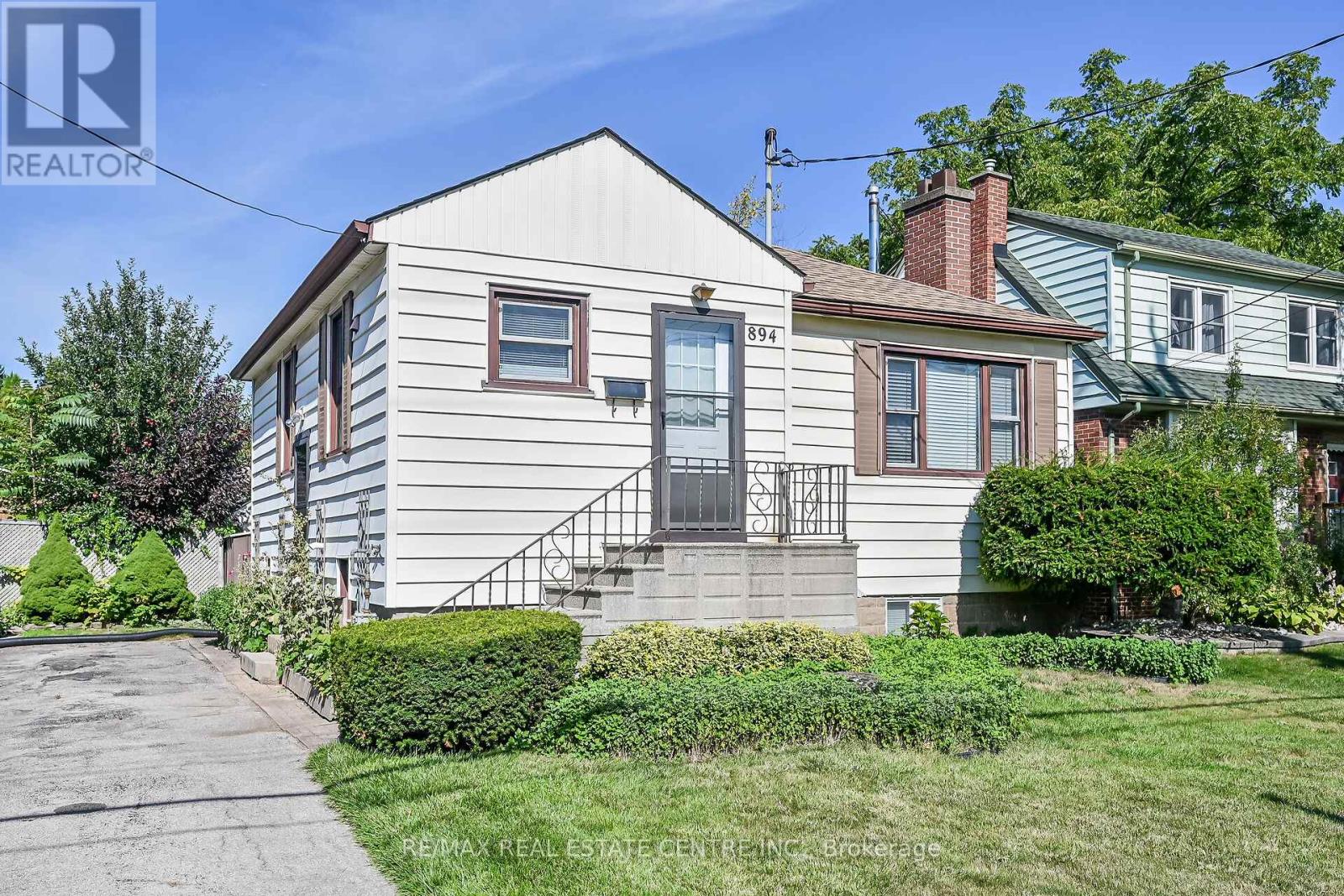 894 Garth Street, Hamilton, Ontario  L9C 4K9 - Photo 1 - X12380168