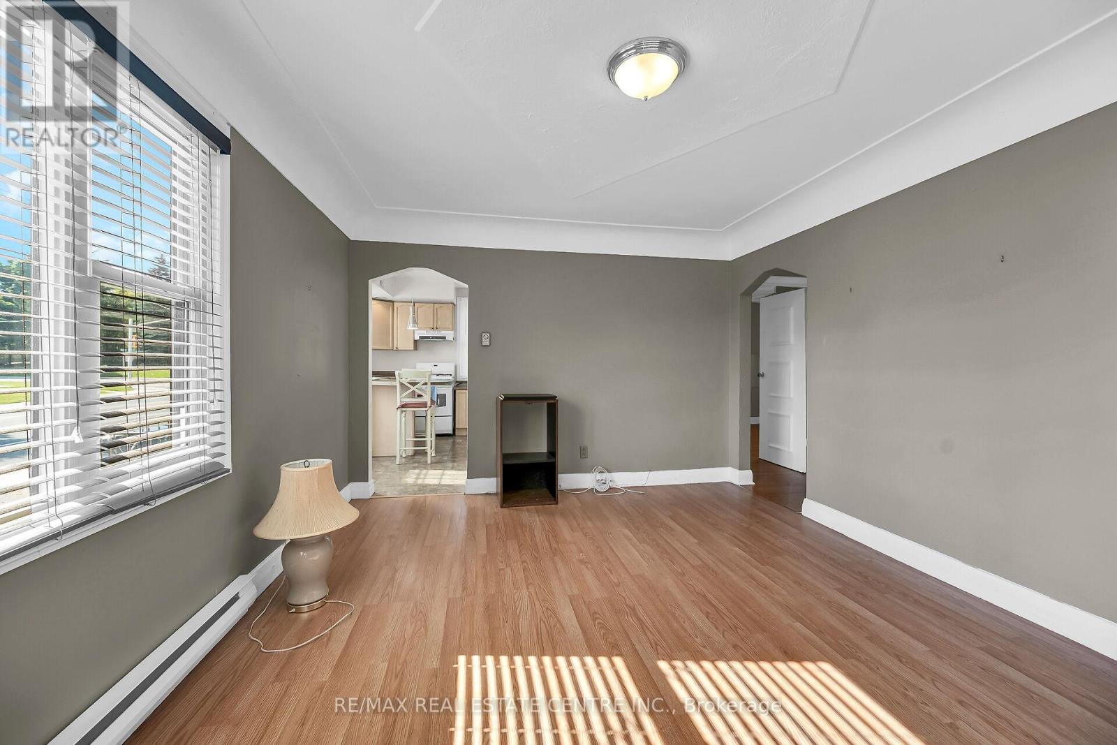 894 Garth Street, Hamilton, Ontario  L9C 4K9 - Photo 11 - X12380168