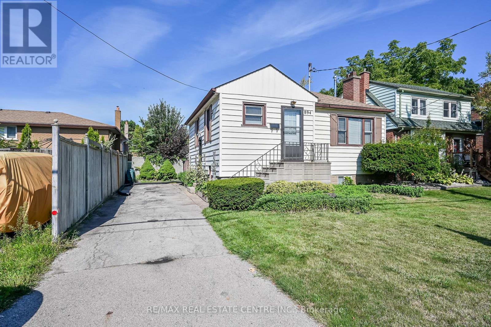 894 Garth Street, Hamilton, Ontario  L9C 4K9 - Photo 2 - X12380168
