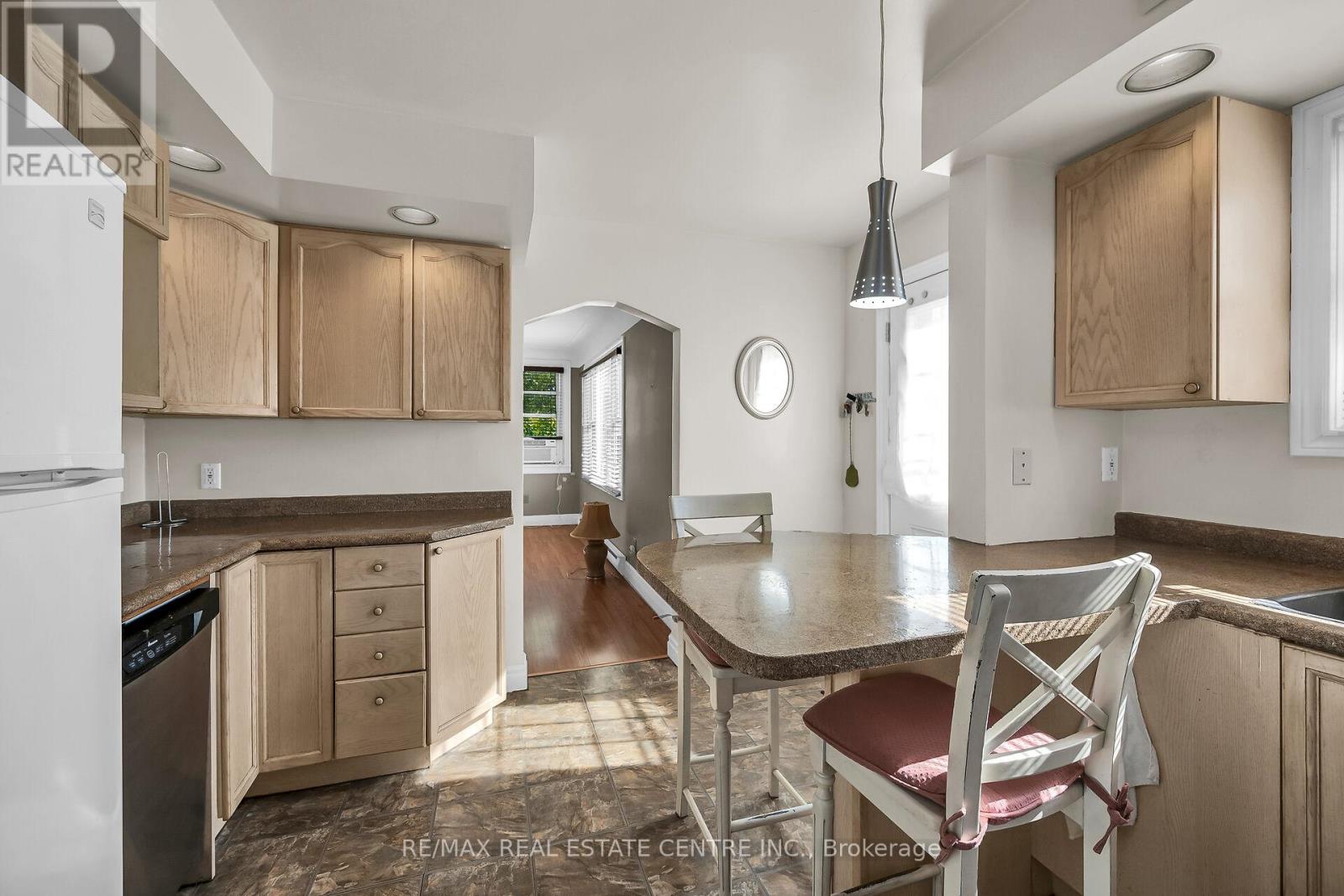 894 Garth Street, Hamilton, Ontario  L9C 4K9 - Photo 7 - X12380168