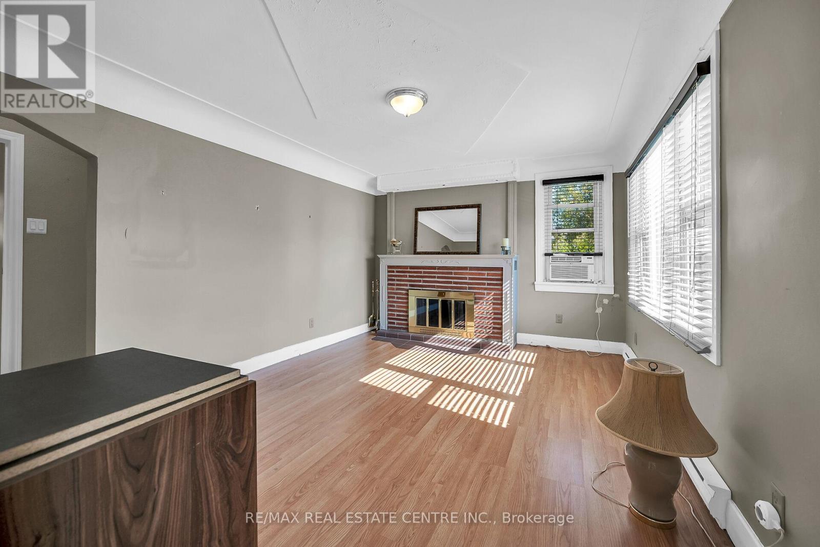 894 Garth Street, Hamilton, Ontario  L9C 4K9 - Photo 9 - X12380168