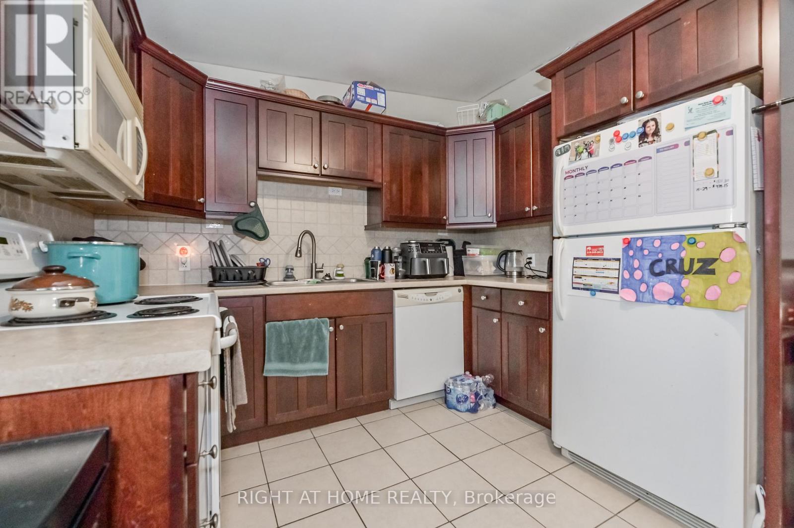 213 Main Street E, Minto, Ontario  N0G 2P0 - Photo 33 - X12380169