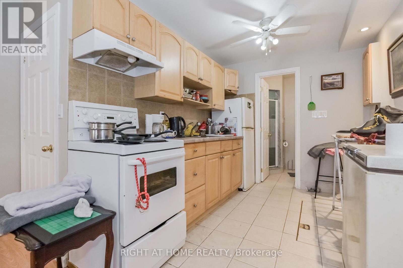 213 Main Street E, Minto, Ontario  N0G 2P0 - Photo 6 - X12380169