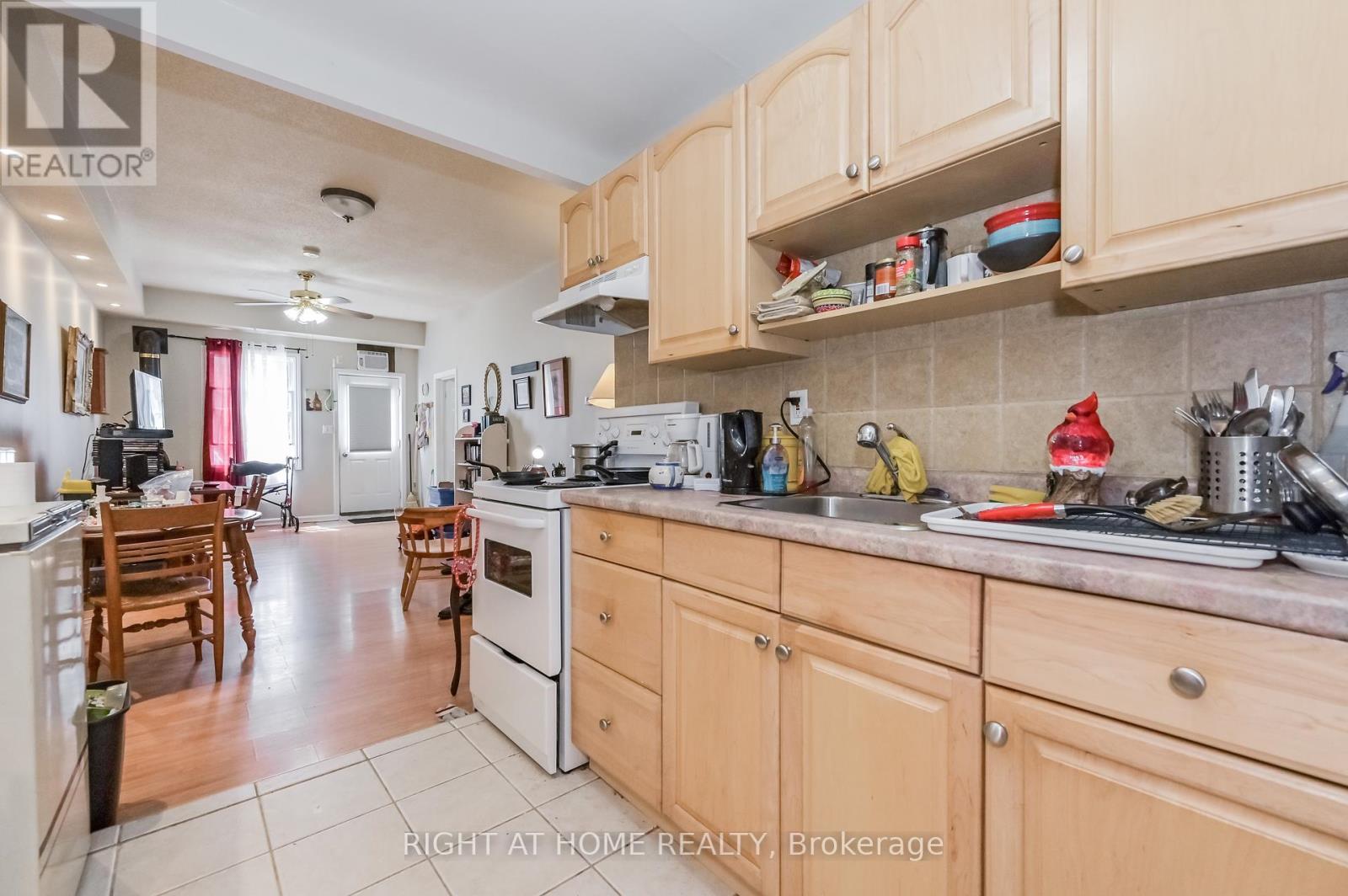 213 Main Street E, Minto, Ontario  N0G 2P0 - Photo 7 - X12380169