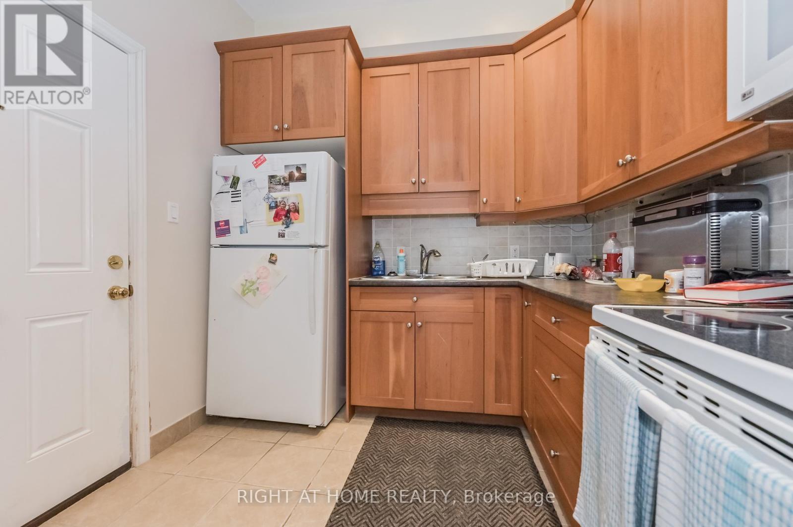 210 York Street, Minto, Ontario  N0G 2P0 - Photo 10 - X12380185