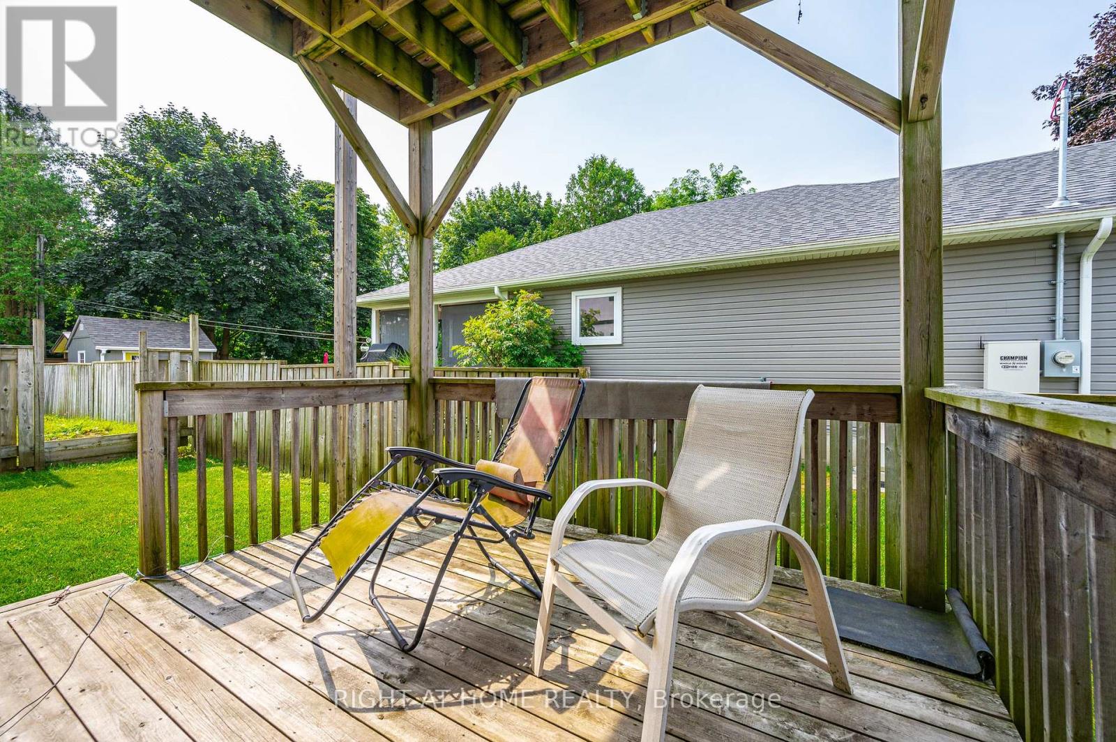 210 York Street, Minto, Ontario  N0G 2P0 - Photo 14 - X12380185