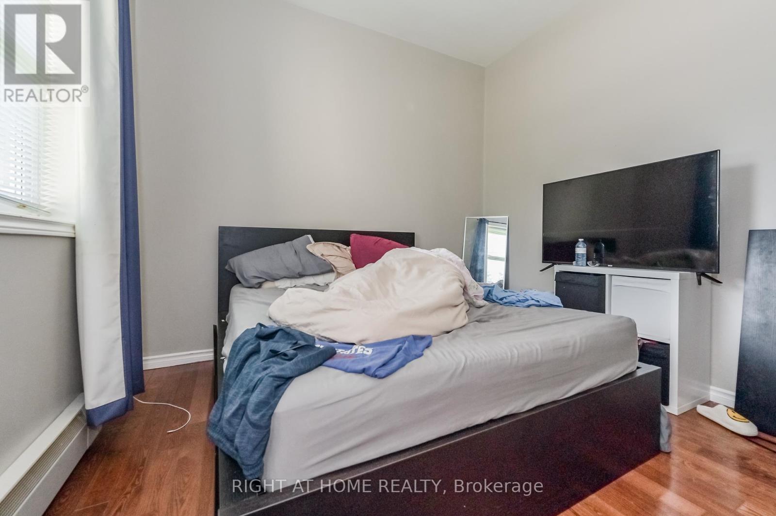210 York Street, Minto, Ontario  N0G 2P0 - Photo 9 - X12380185