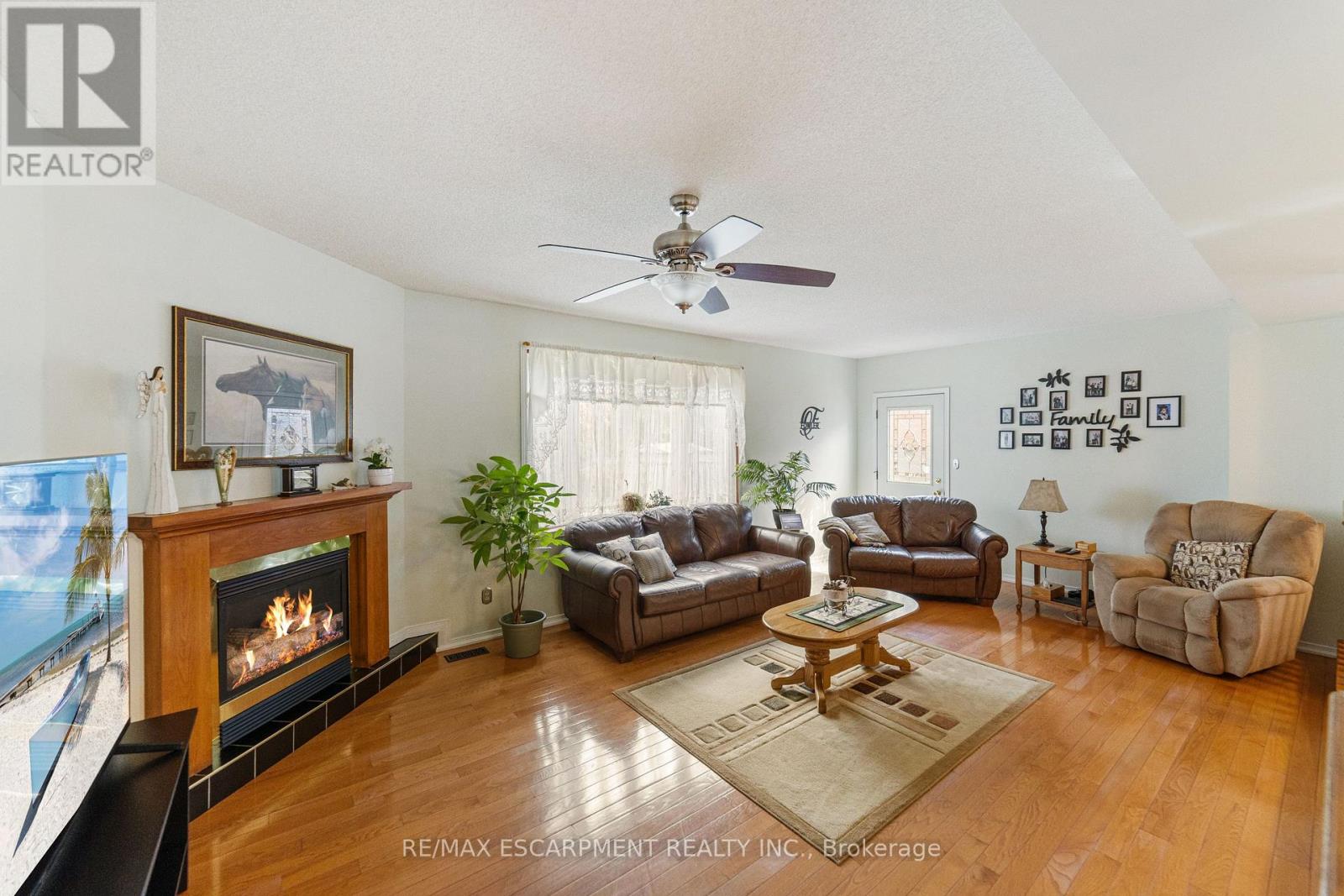 47 Leaway Avenue, Hamilton, Ontario  L8W 1S7 - Photo 11 - X12380207