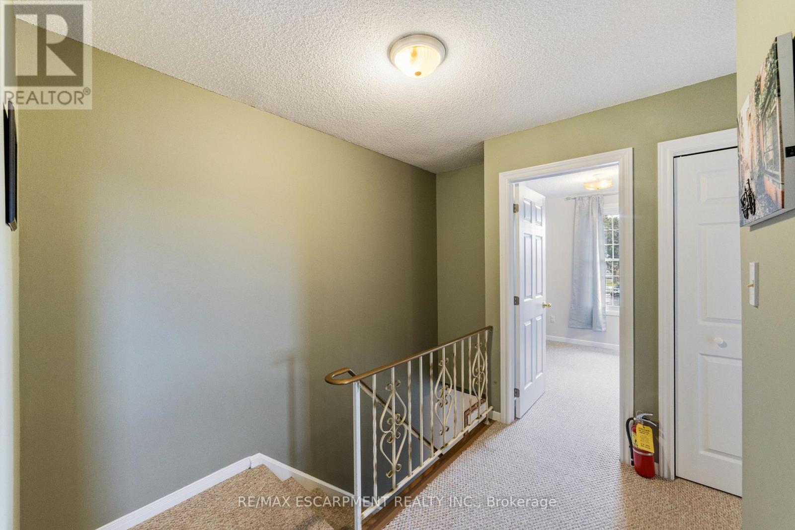 47 Leaway Avenue, Hamilton, Ontario  L8W 1S7 - Photo 15 - X12380207