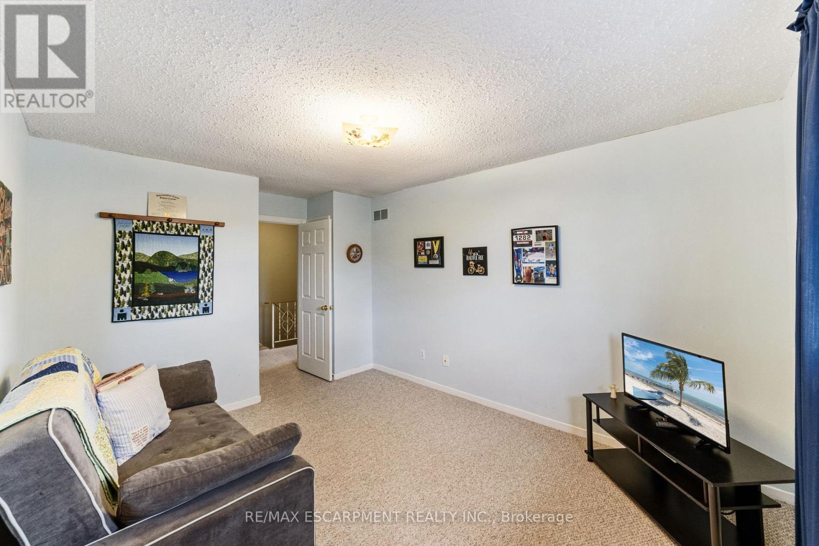 47 Leaway Avenue, Hamilton, Ontario  L8W 1S7 - Photo 22 - X12380207