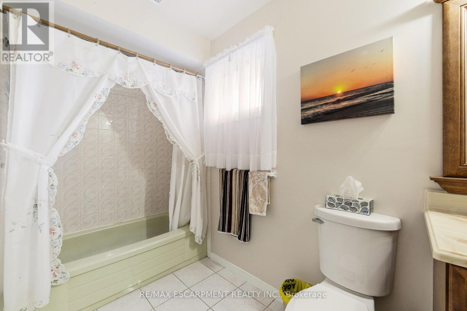 47 Leaway Avenue, Hamilton, Ontario  L8W 1S7 - Photo 24 - X12380207