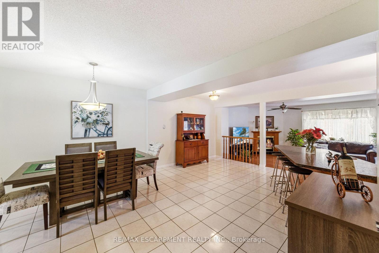 47 Leaway Avenue, Hamilton, Ontario  L8W 1S7 - Photo 6 - X12380207
