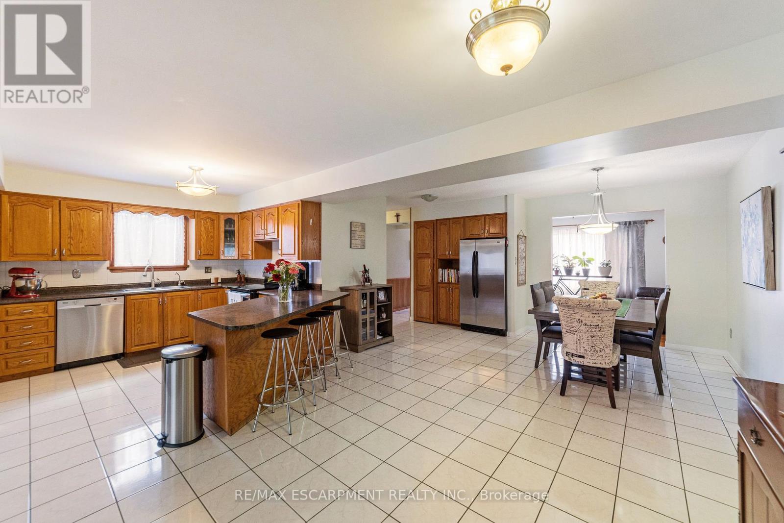 47 Leaway Avenue, Hamilton, Ontario  L8W 1S7 - Photo 7 - X12380207