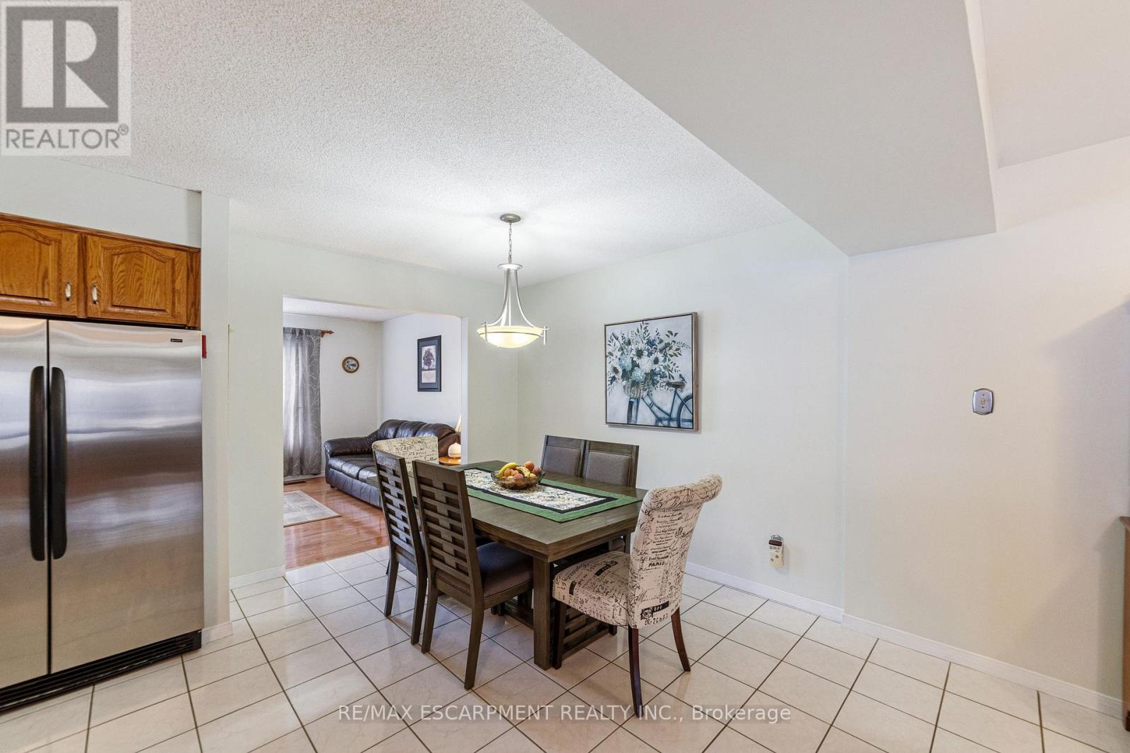 47 Leaway Avenue, Hamilton, Ontario  L8W 1S7 - Photo 8 - X12380207