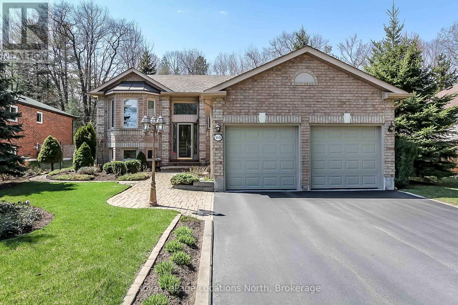 160 Fernbrook Drive, Wasaga Beach, Ontario  L9Z 1G9 - Photo 1 - S12380610