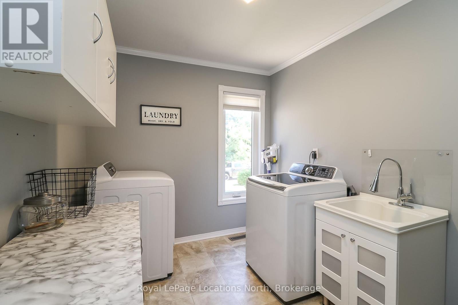 160 Fernbrook Drive, Wasaga Beach, Ontario  L9Z 1G9 - Photo 27 - S12380610