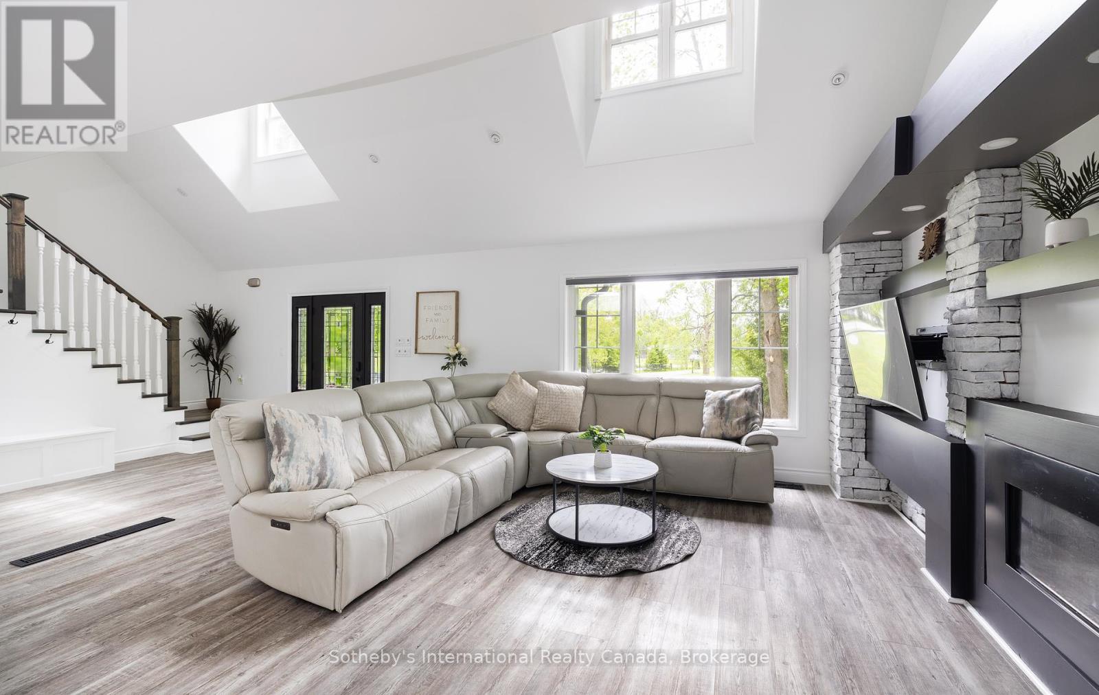 129 Bass Line, Oro-Medonte, Ontario  L3V 0J9 - Photo 7 - S12380697