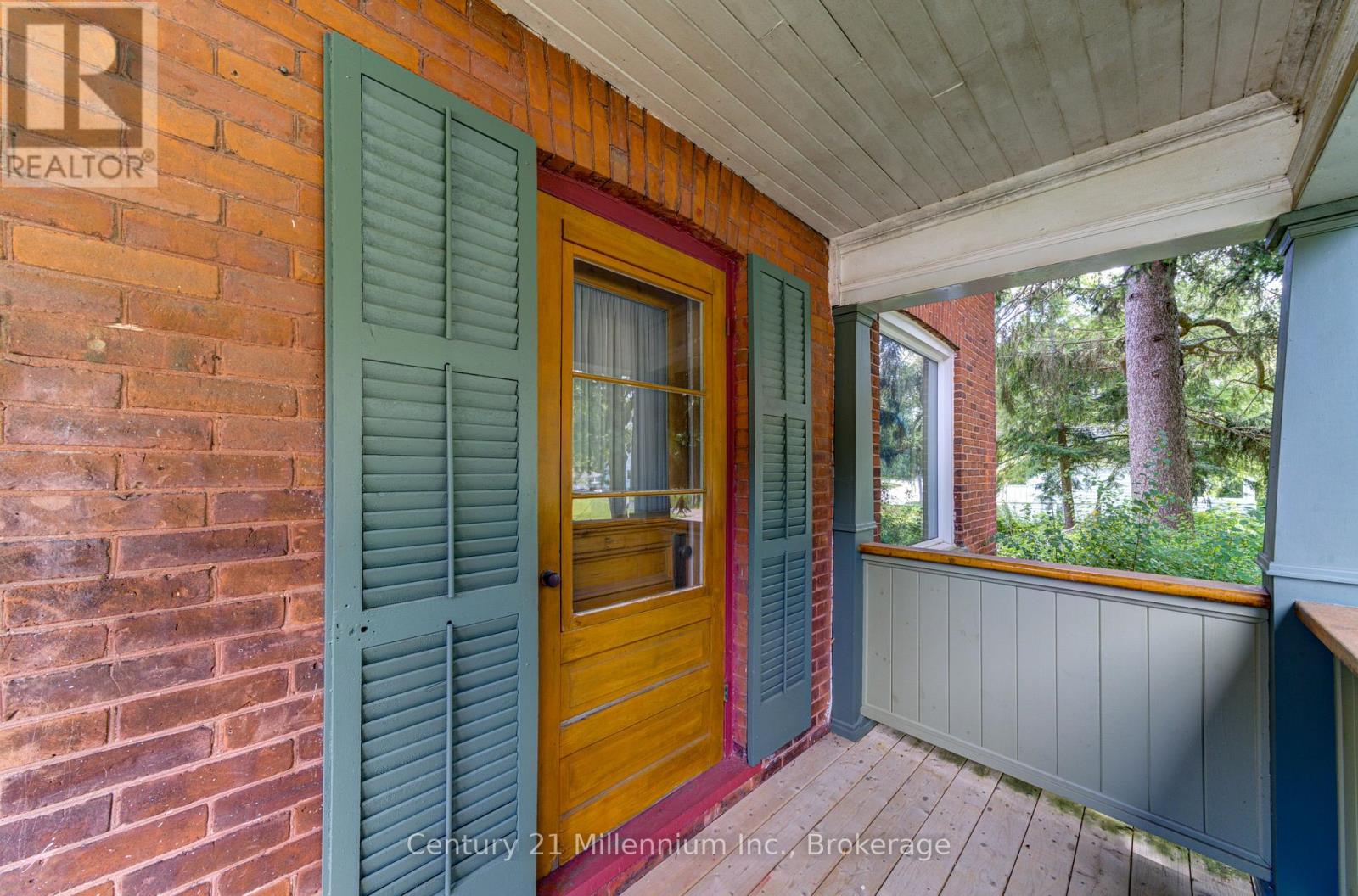 47 Pearson Street, Meaford, Ontario  N4L 1K7 - Photo 7 - X12380596