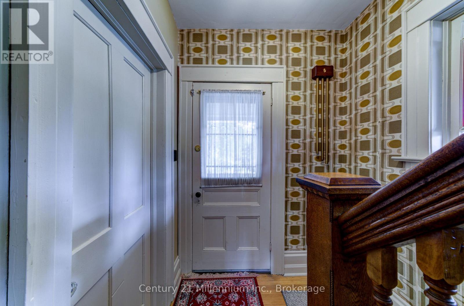 47 Pearson Street, Meaford, Ontario  N4L 1K7 - Photo 8 - X12380596