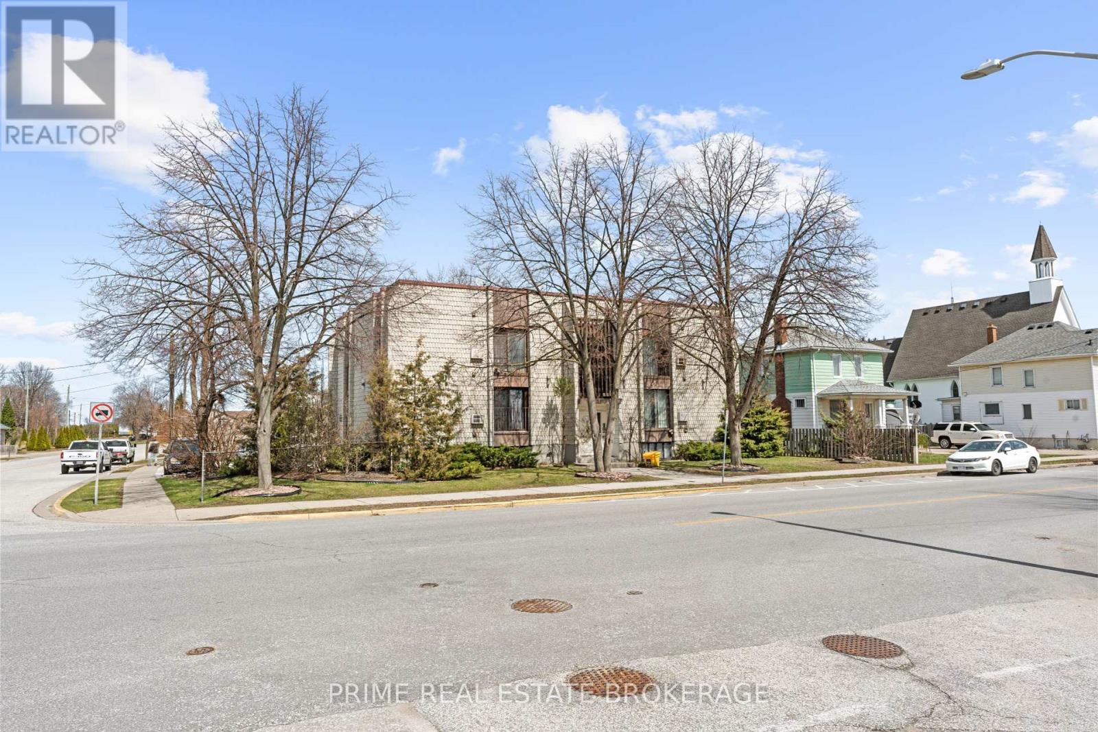 204 Michigan Avenue, Point Edward, Ontario  N7V 1E8 - Photo 1 - X12380696