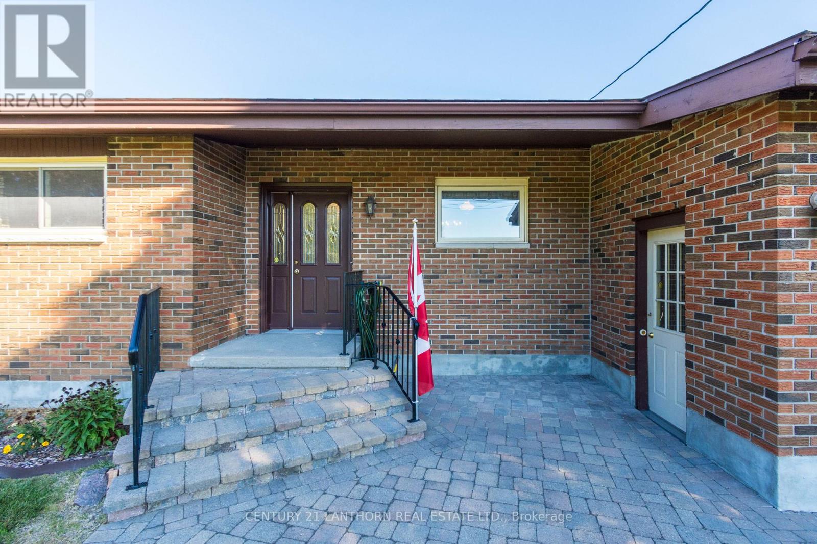 503 Wallbridge Road, Belleville (Belleville Ward), Ontario  K8N 4Z5 - Photo 2 - X12380573