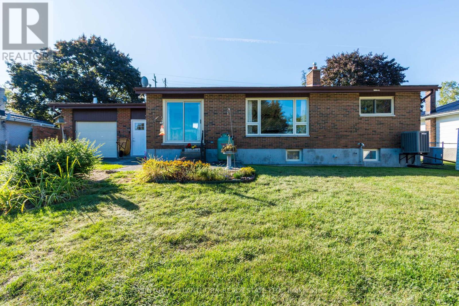 503 Wallbridge Road, Belleville (Belleville Ward), Ontario  K8N 4Z5 - Photo 27 - X12380573