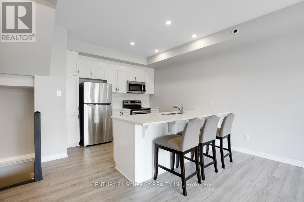 816 Mikinak Road S, Ottawa, Ontario  K1K 5A5 - Photo 12 - X12380608