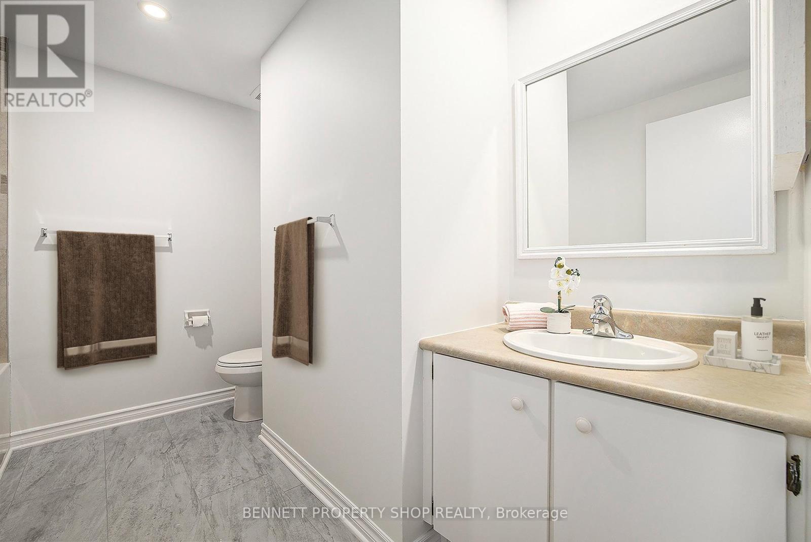 43 Clarkson Crescent, Ottawa, Ontario  K2L 3C9 - Photo 14 - X12380631