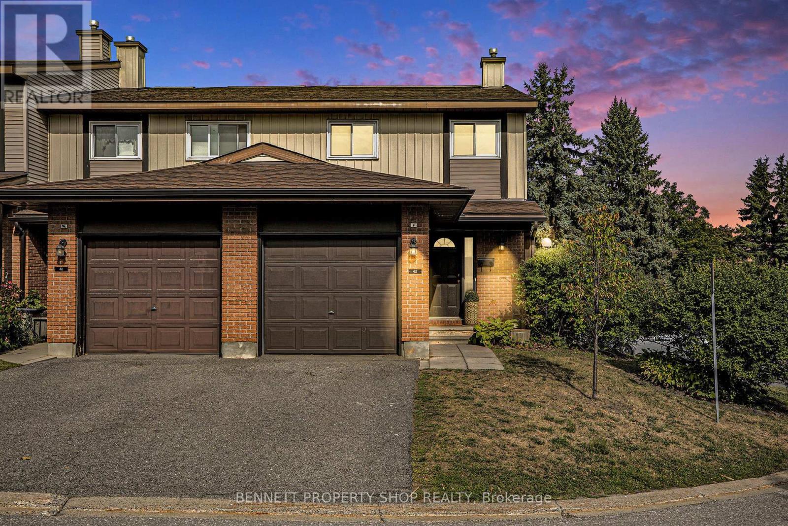 43 Clarkson Crescent, Ottawa, Ontario  K2L 3C9 - Photo 2 - X12380631