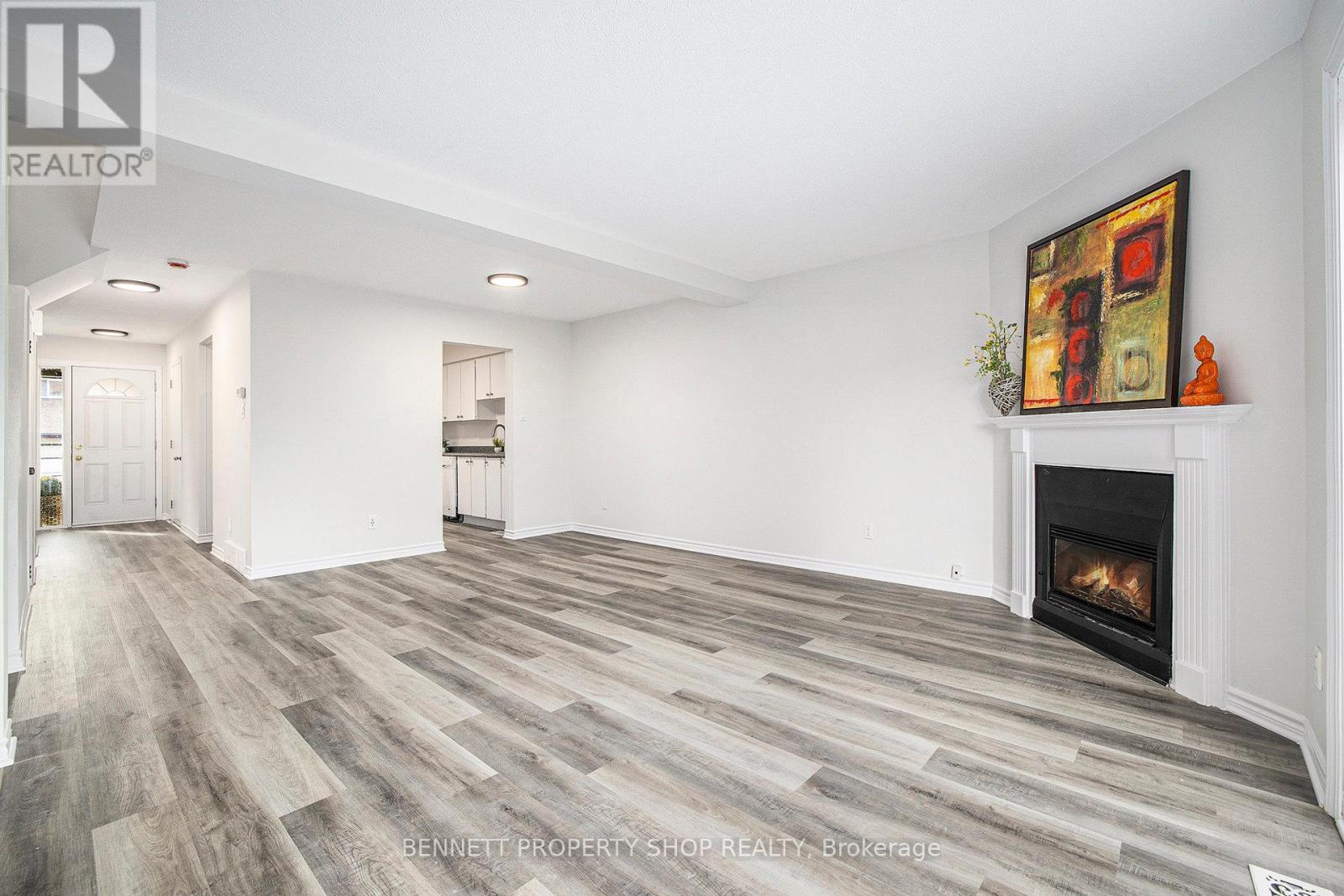 43 Clarkson Crescent, Ottawa, Ontario  K2L 3C9 - Photo 7 - X12380631