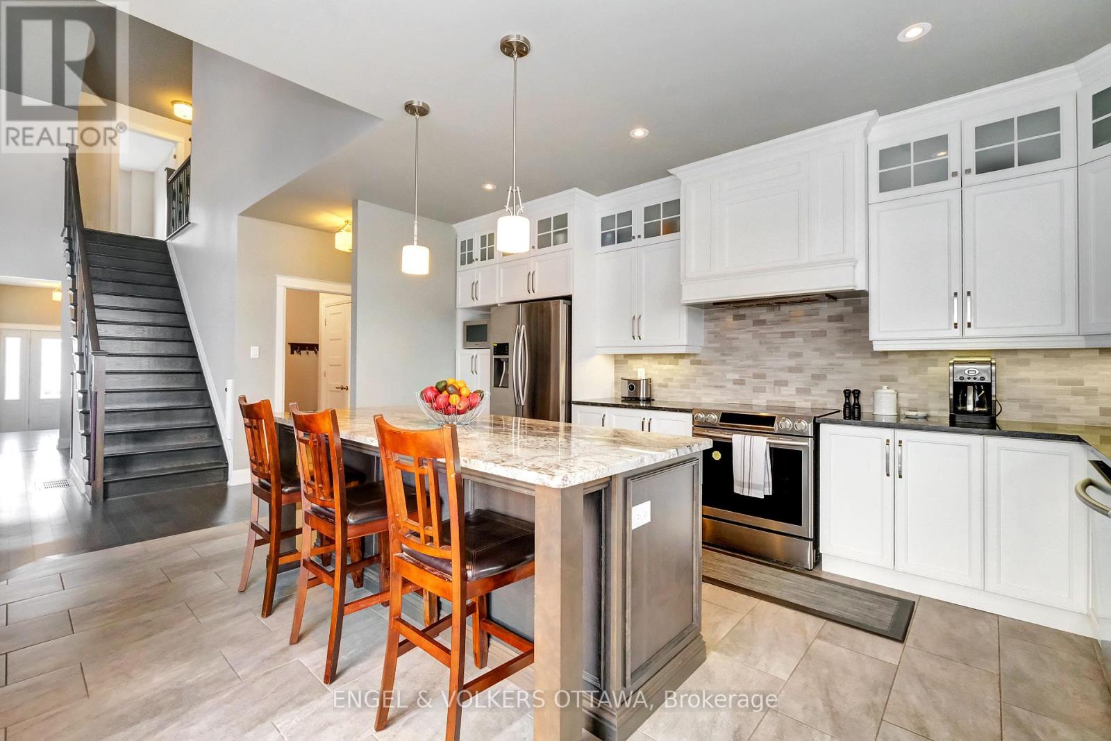 304 Colmar Street, Russell, Ontario  K0A 1W0 - Photo 17 - X12380644