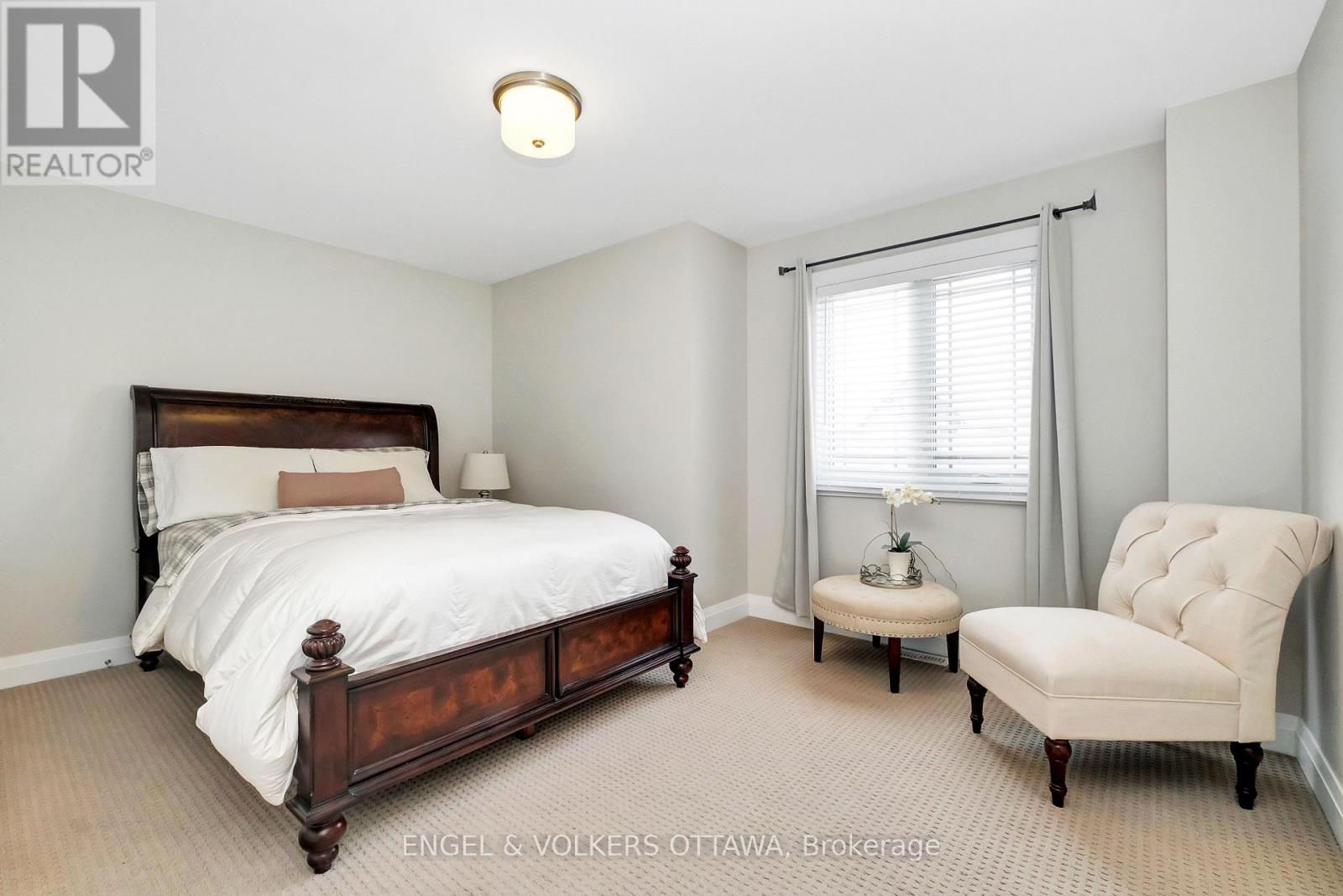 304 Colmar Street, Russell, Ontario  K0A 1W0 - Photo 26 - X12380644