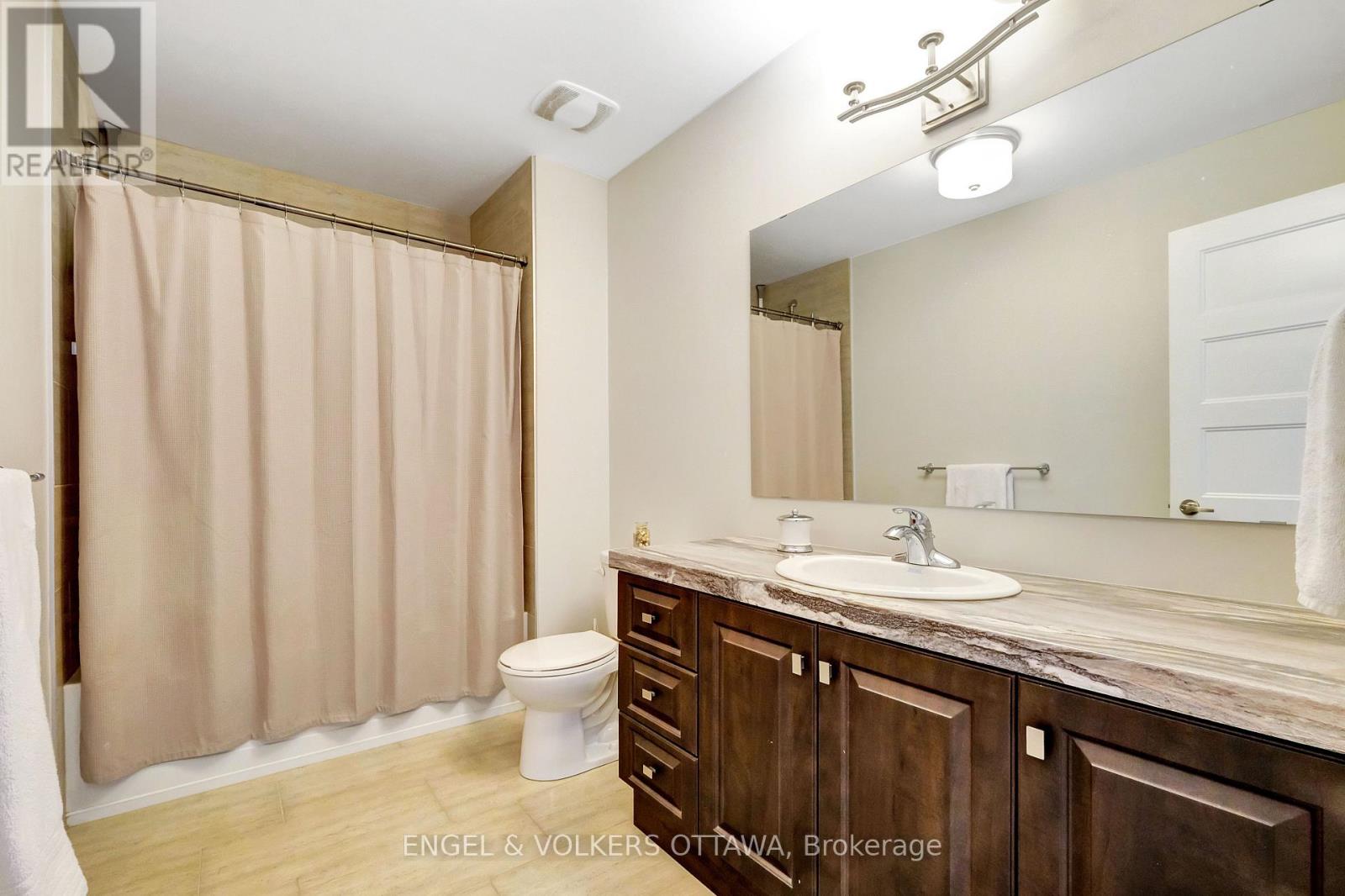 304 Colmar Street, Russell, Ontario  K0A 1W0 - Photo 28 - X12380644