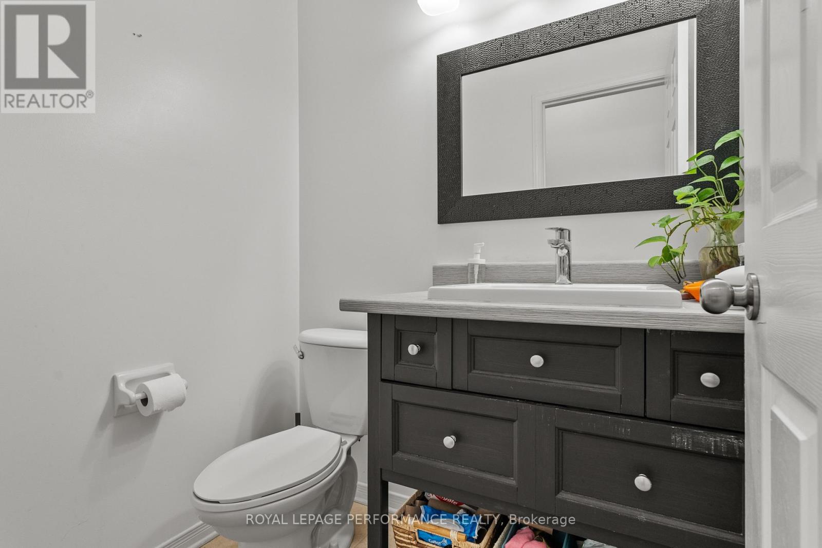 1901 Pennyroyal Crescent, Ottawa, Ontario  K4A 0P3 - Photo 16 - X12380681