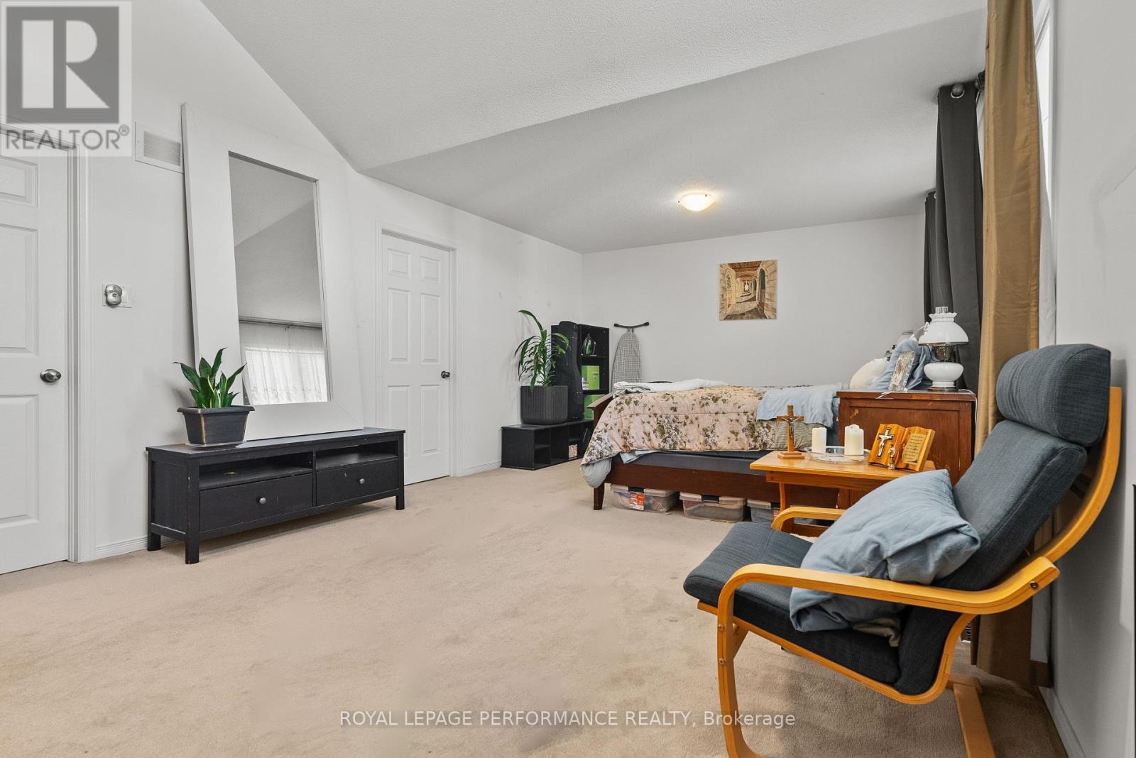 1901 Pennyroyal Crescent, Ottawa, Ontario  K4A 0P3 - Photo 18 - X12380681