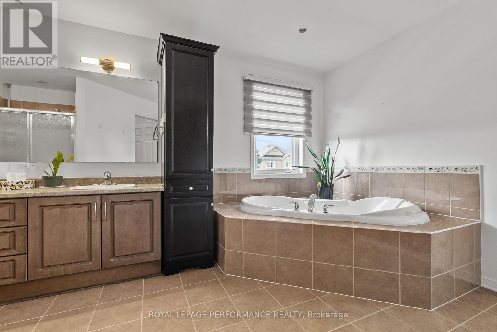 1901 Pennyroyal Crescent, Ottawa, Ontario  K4A 0P3 - Photo 21 - X12380681