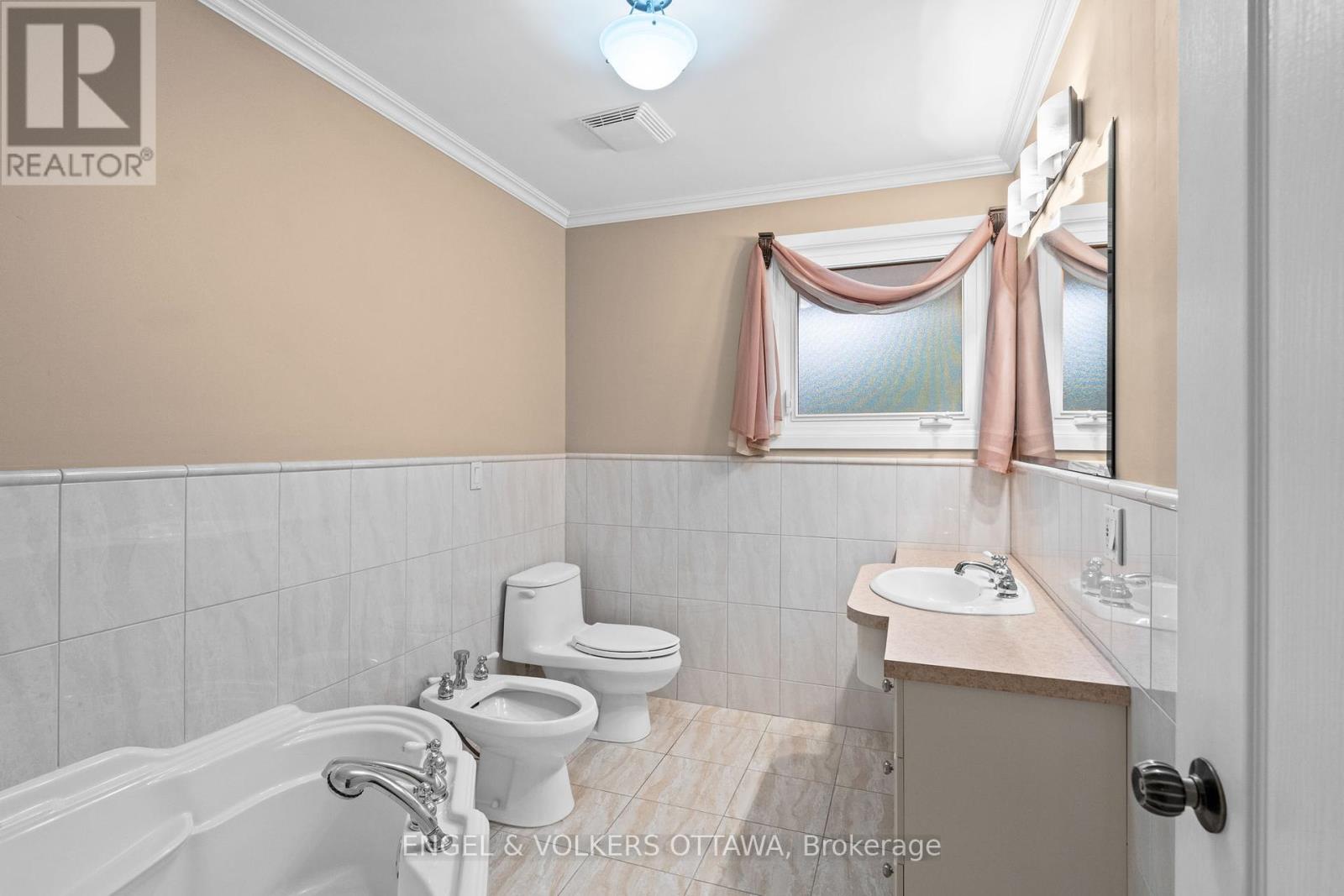 3348 Kodiak Street, Ottawa, Ontario  K1V 7S8 - Photo 27 - X12380686