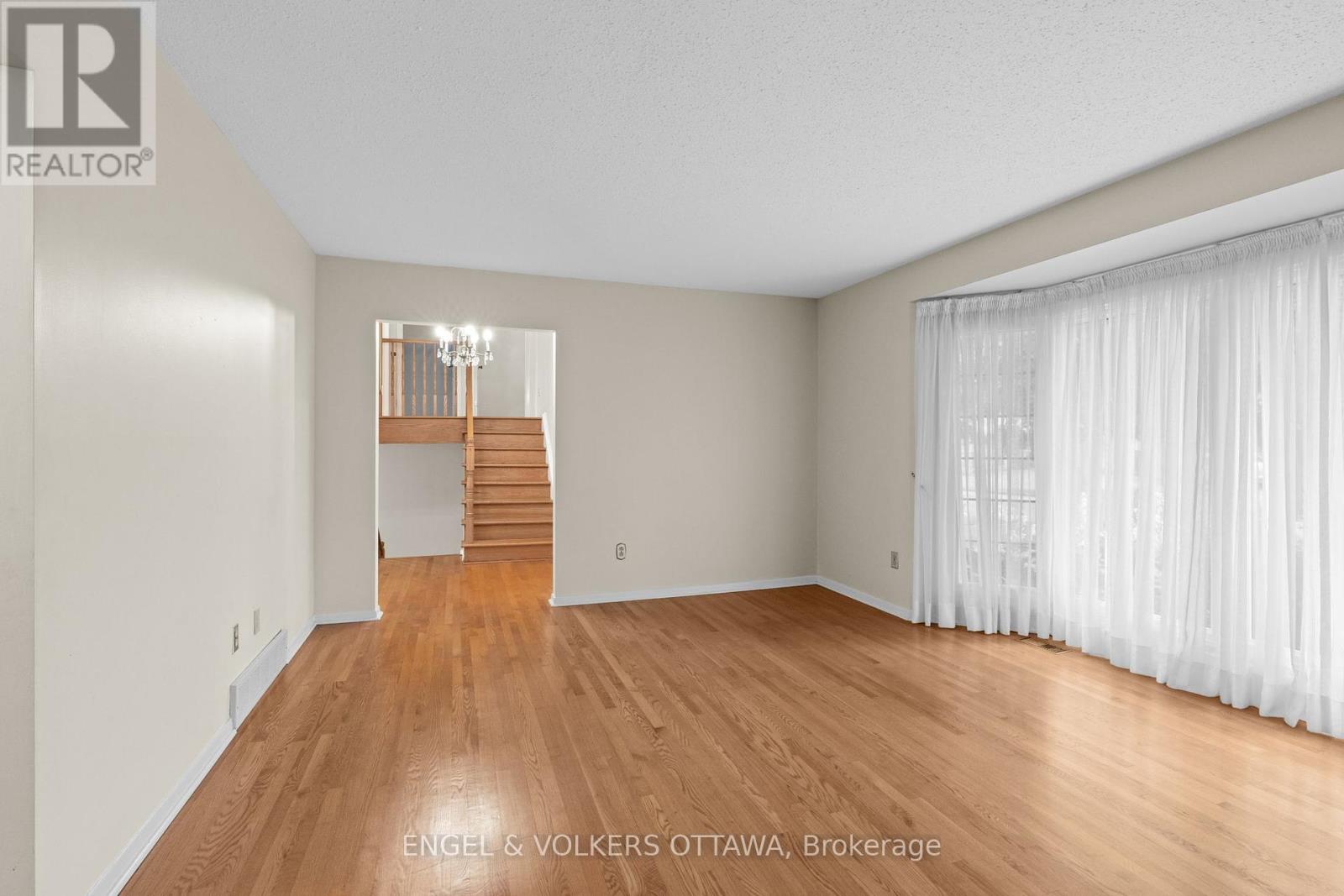 3348 Kodiak Street, Ottawa, Ontario  K1V 7S8 - Photo 8 - X12380686