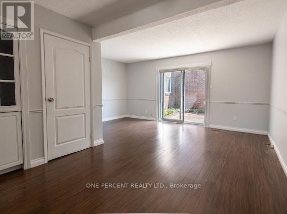 230 - 31 Greengate Road, Guelph, Ontario  N1H 6R3 - Photo 11 - X12366614