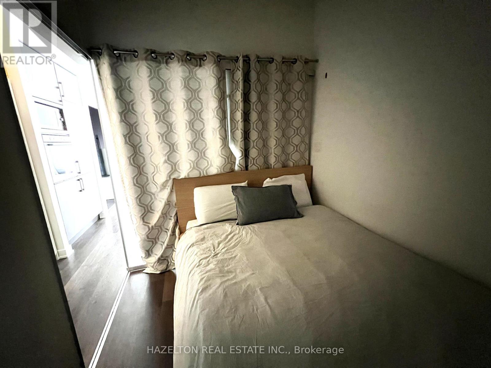 212w - 27 Bathurst Street, Toronto (Waterfront Communities), Ontario  M5V 2P1 - Photo 15 - C12380332
