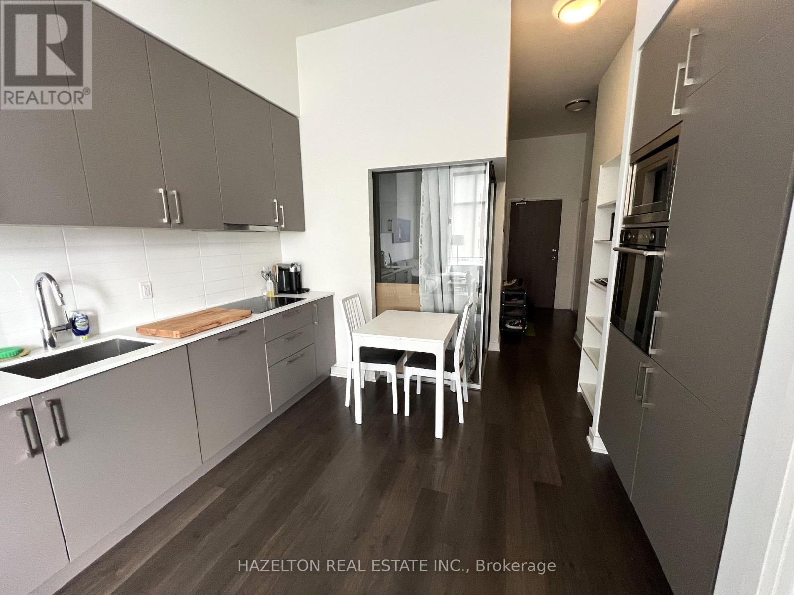 212w - 27 Bathurst Street, Toronto (Waterfront Communities), Ontario  M5V 2P1 - Photo 3 - C12380332