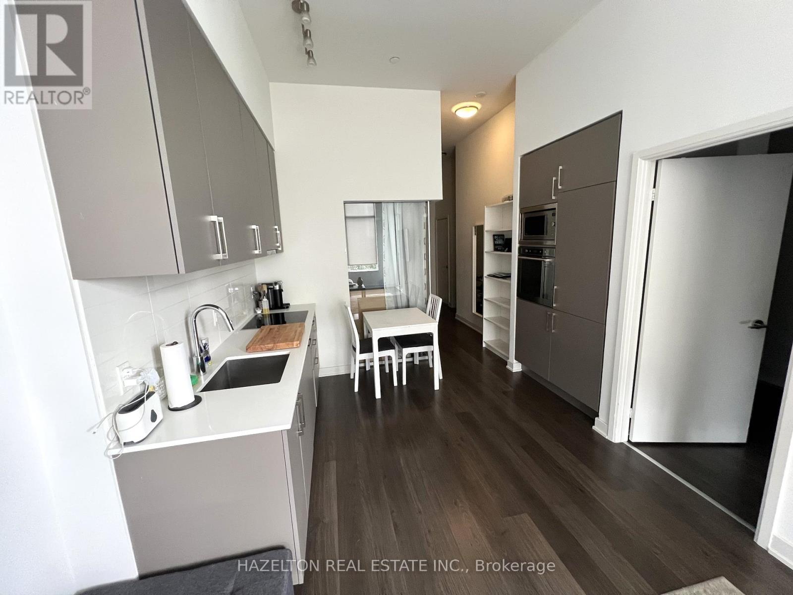 212w - 27 Bathurst Street, Toronto (Waterfront Communities), Ontario  M5V 2P1 - Photo 6 - C12380332