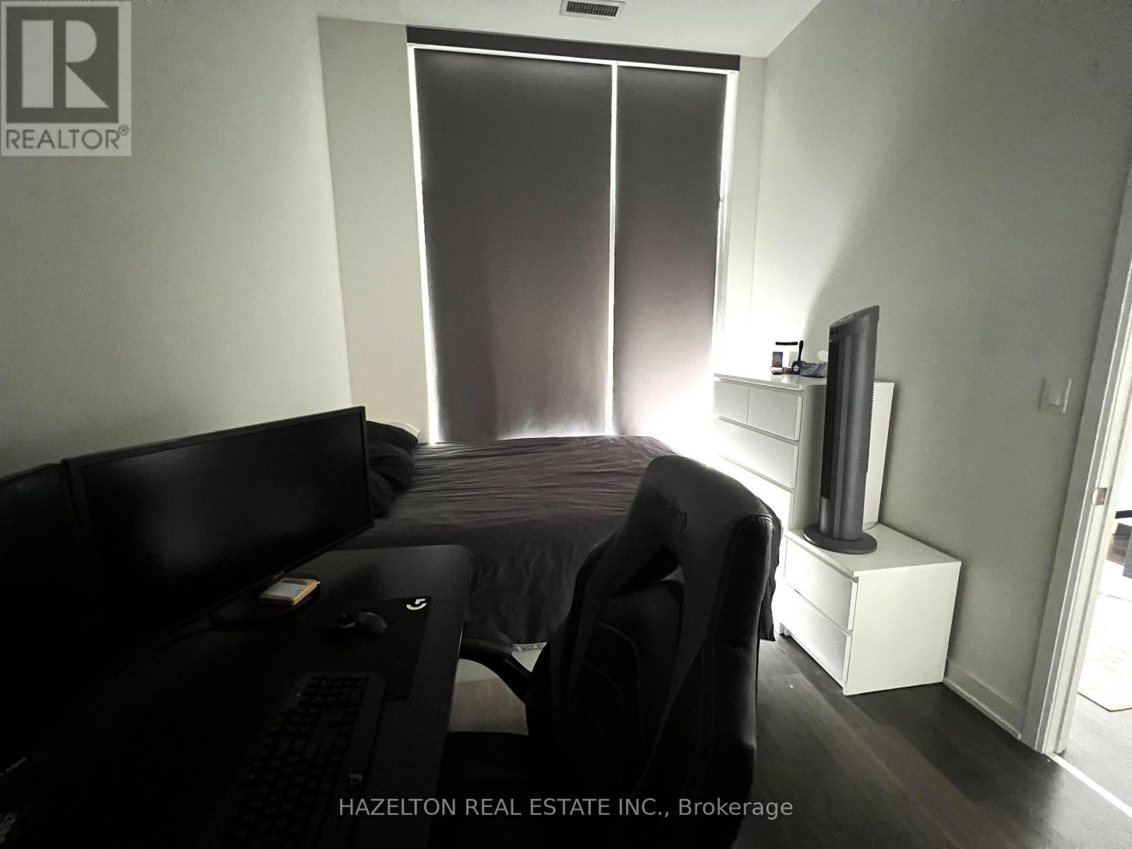 212w - 27 Bathurst Street, Toronto (Waterfront Communities), Ontario  M5V 2P1 - Photo 8 - C12380332