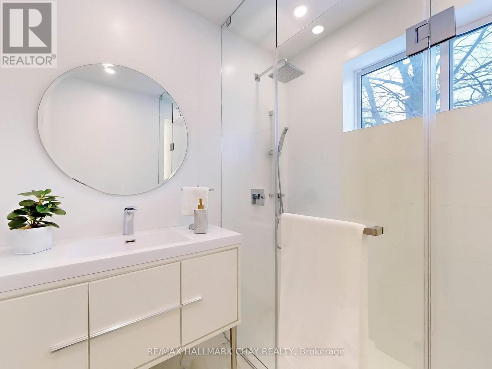 3 Davidson Road, Aurora (Aurora Highlands), Ontario  L4G 2A9 - Photo 12 - N12380328